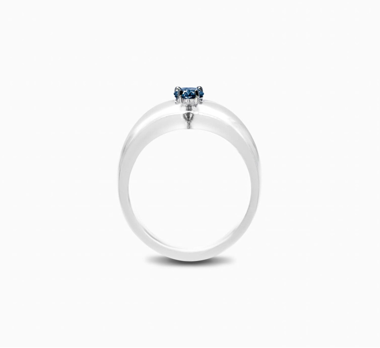 Transparent bio resin ring with blue diamond SSS <span>2122</span>