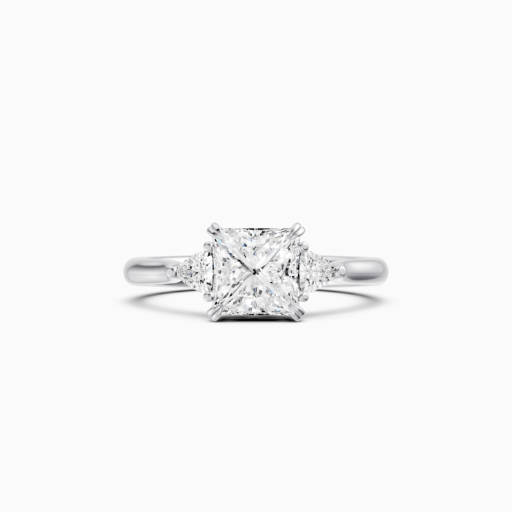 White gold ring with diamond Signature