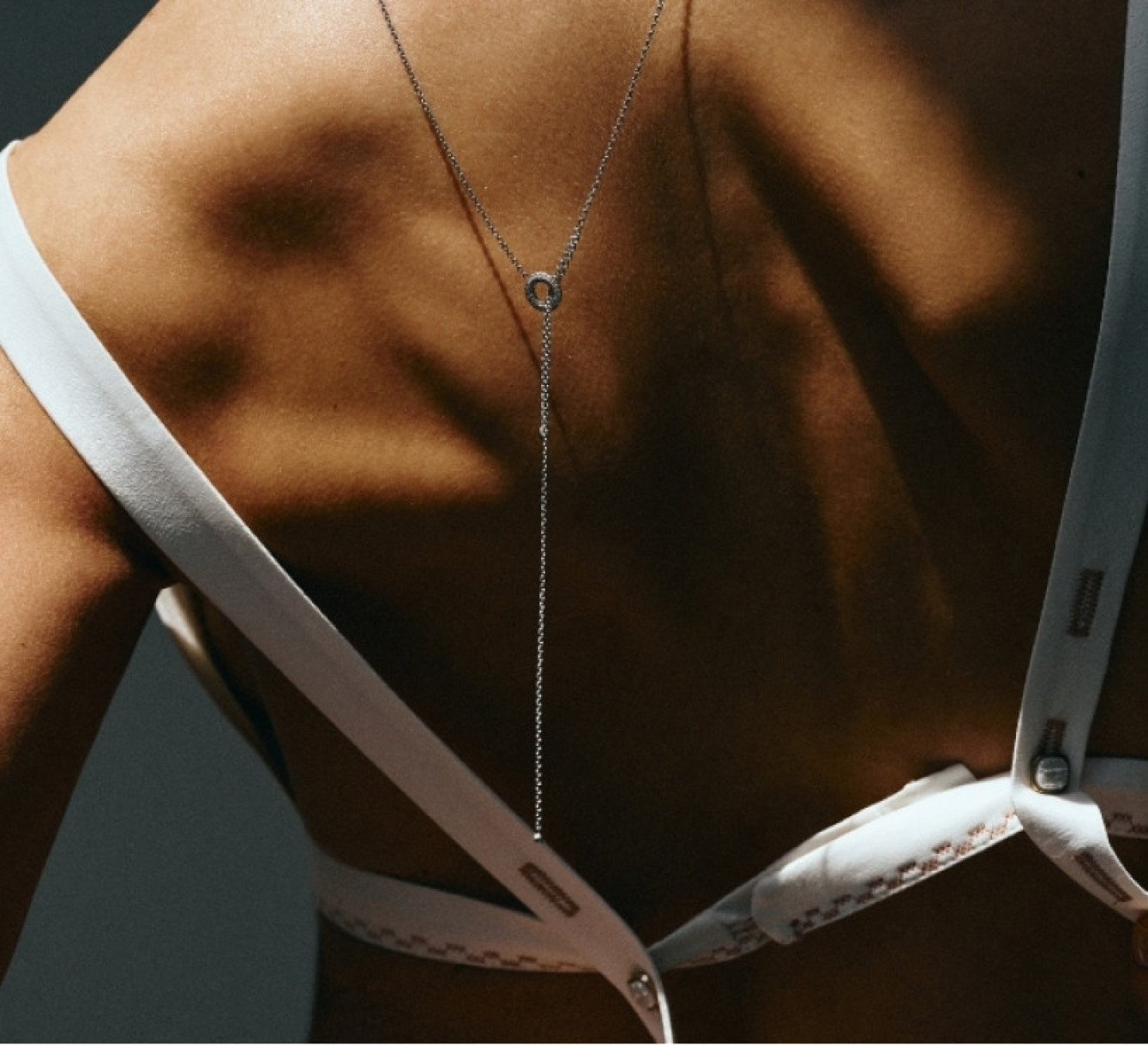 White gold necklace timeless <span>2089</span>
