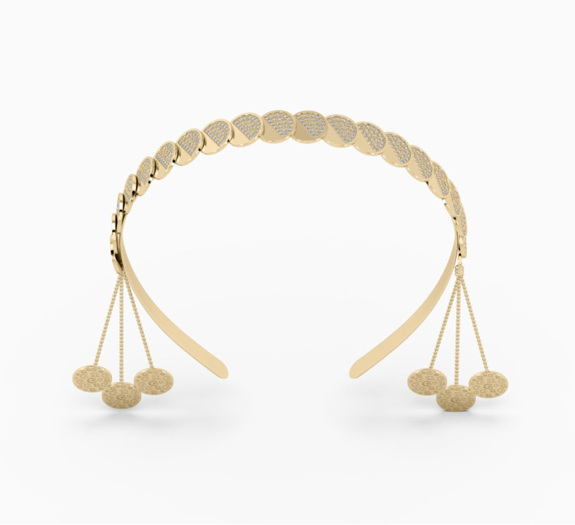 Yellow gold hoop with diamonds Core