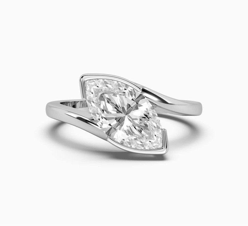 White gold ring with diamond Mono E