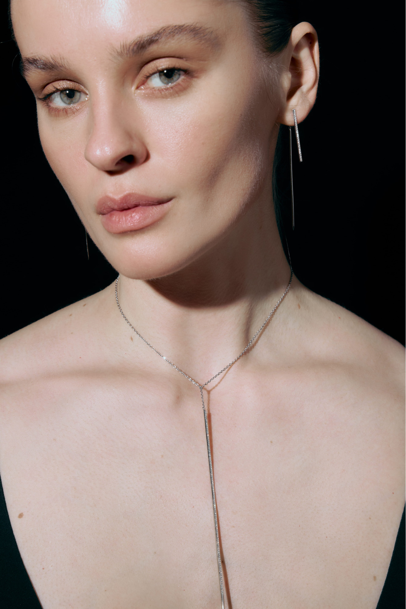 White gold necklace with diamonds need <span>2263</span>