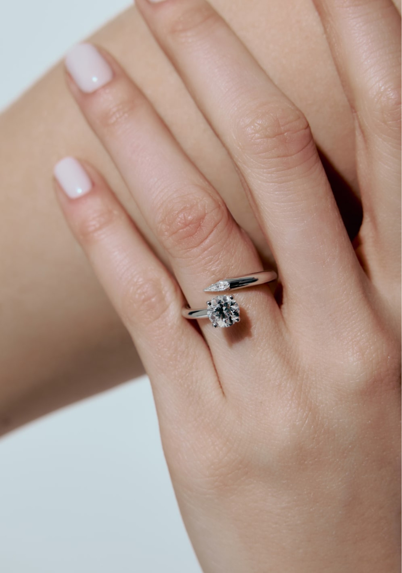 White gold ring with diamonds SOLO by Olga Kharlan <span>2170</span>