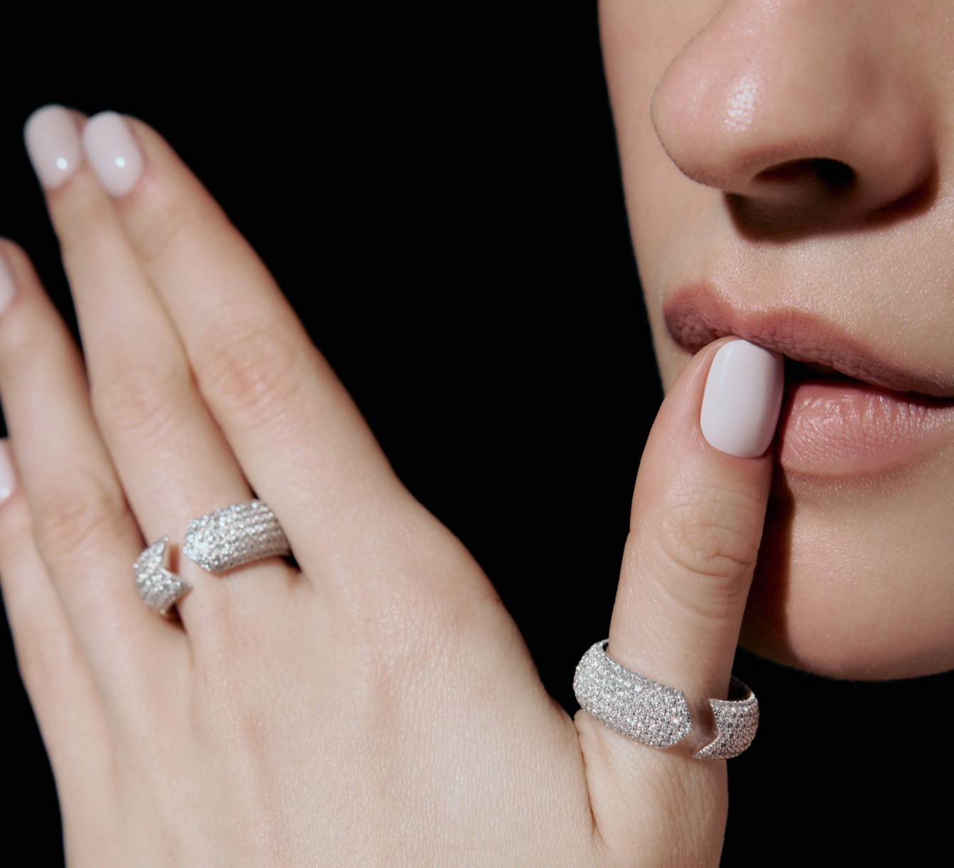 White gold ring with diamonds  Timeless <span>2218</span>