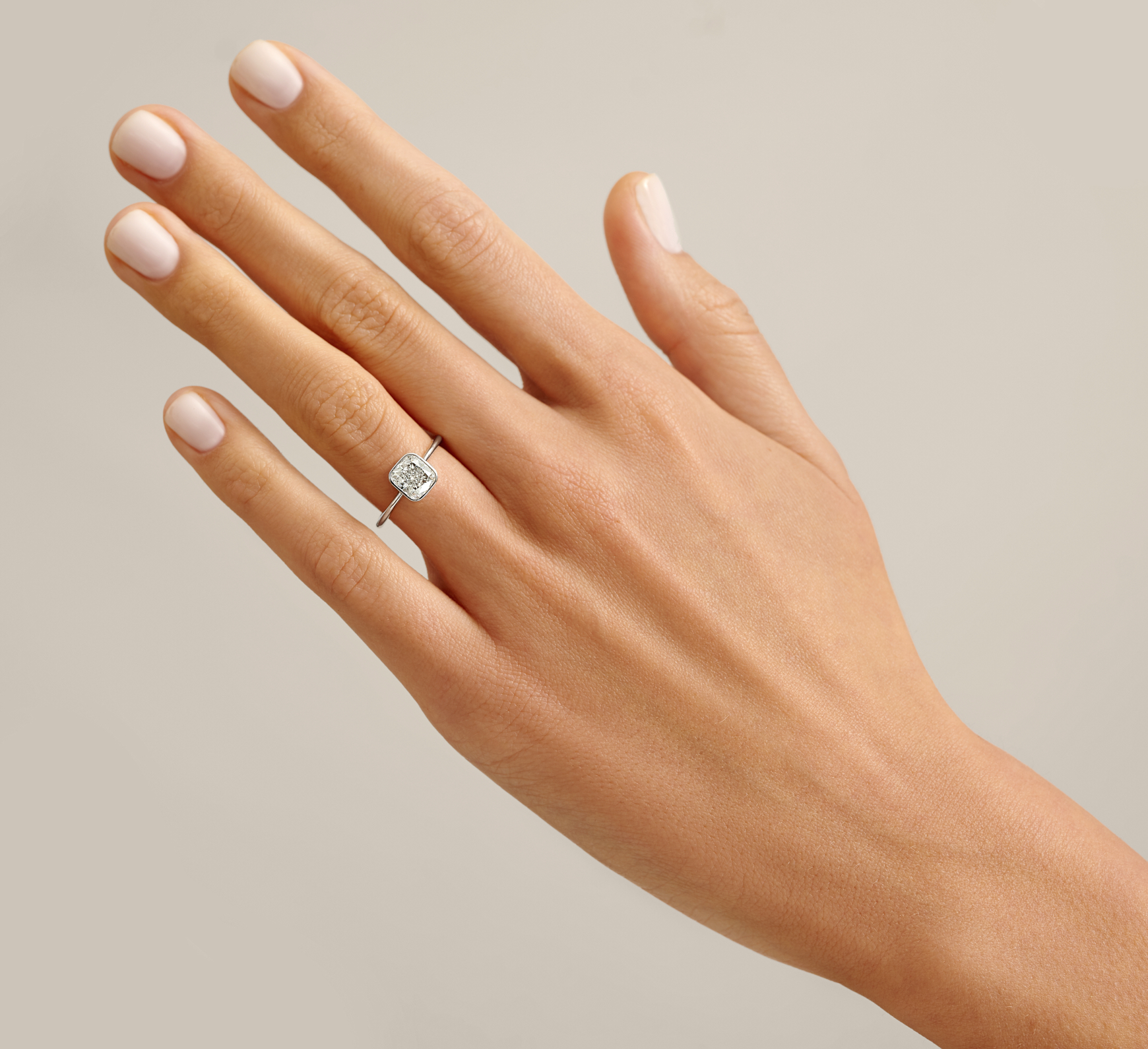 White gold ring with diamond <span>1012</span>