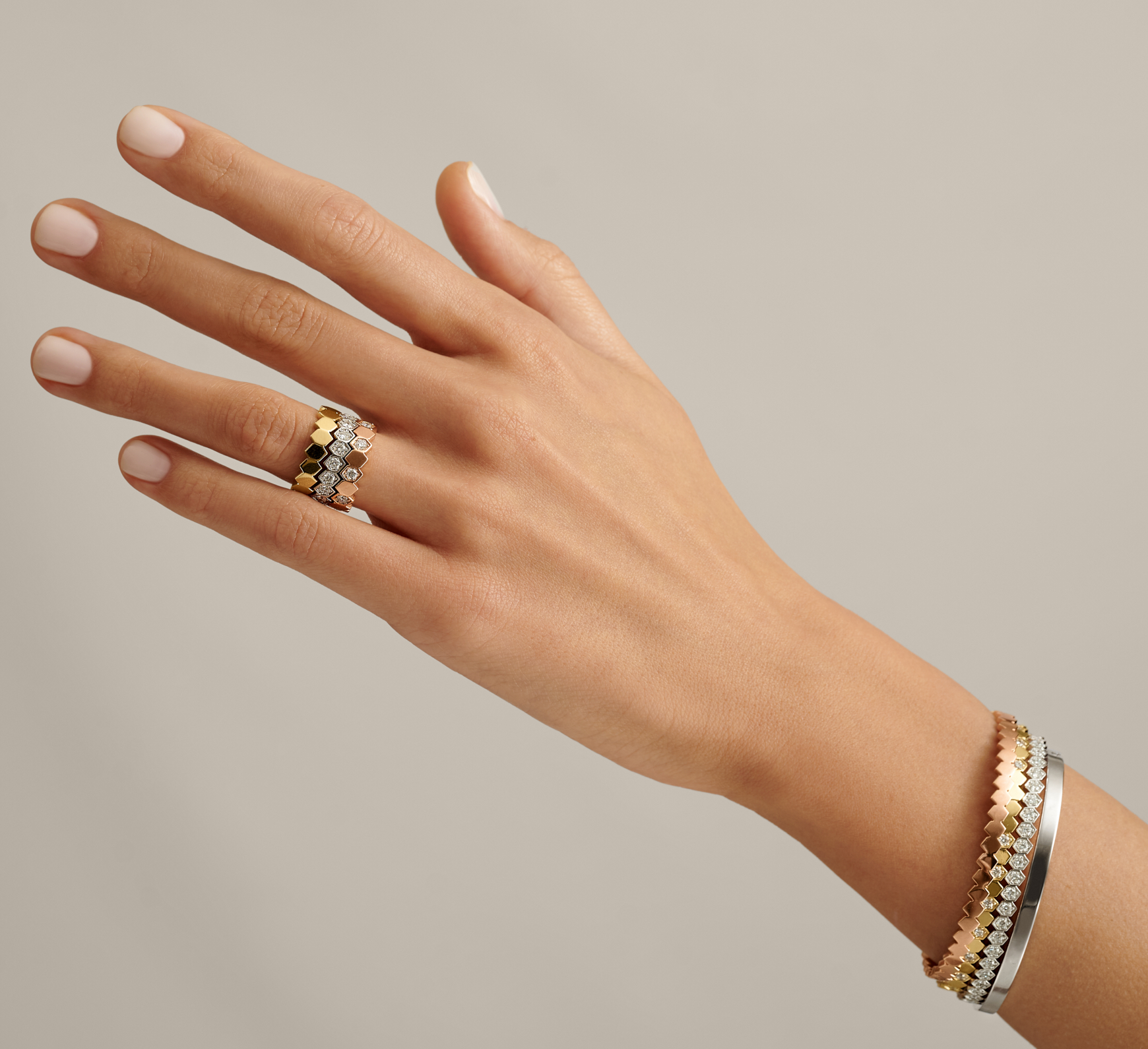 Set of gold rings with diamond comb <span>2024</span>