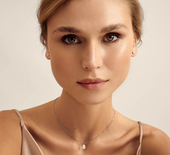White gold pendant with diamond mono <span>2030</span>