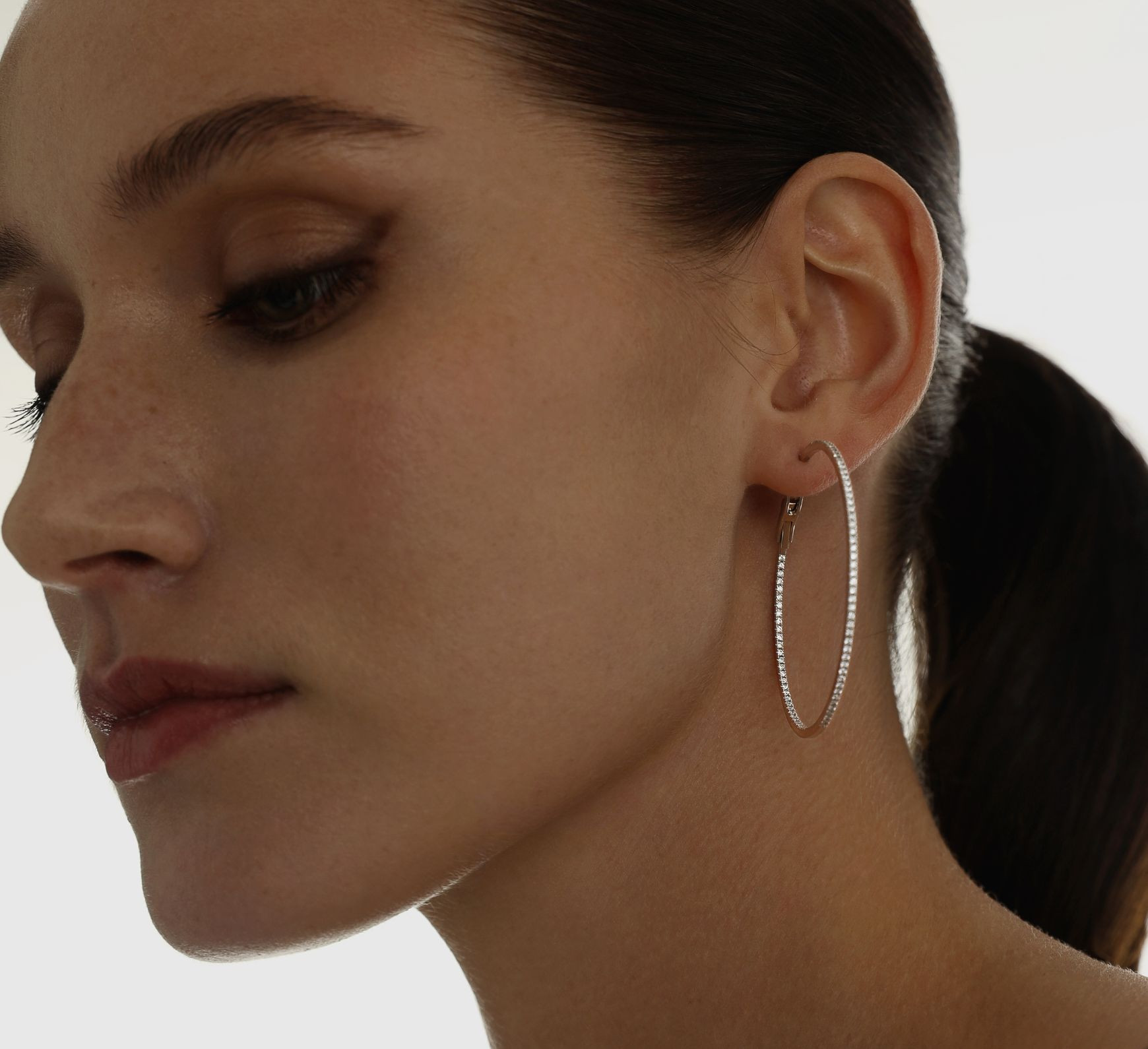 White gold earrings with diamonds glow <span>2053</span>
