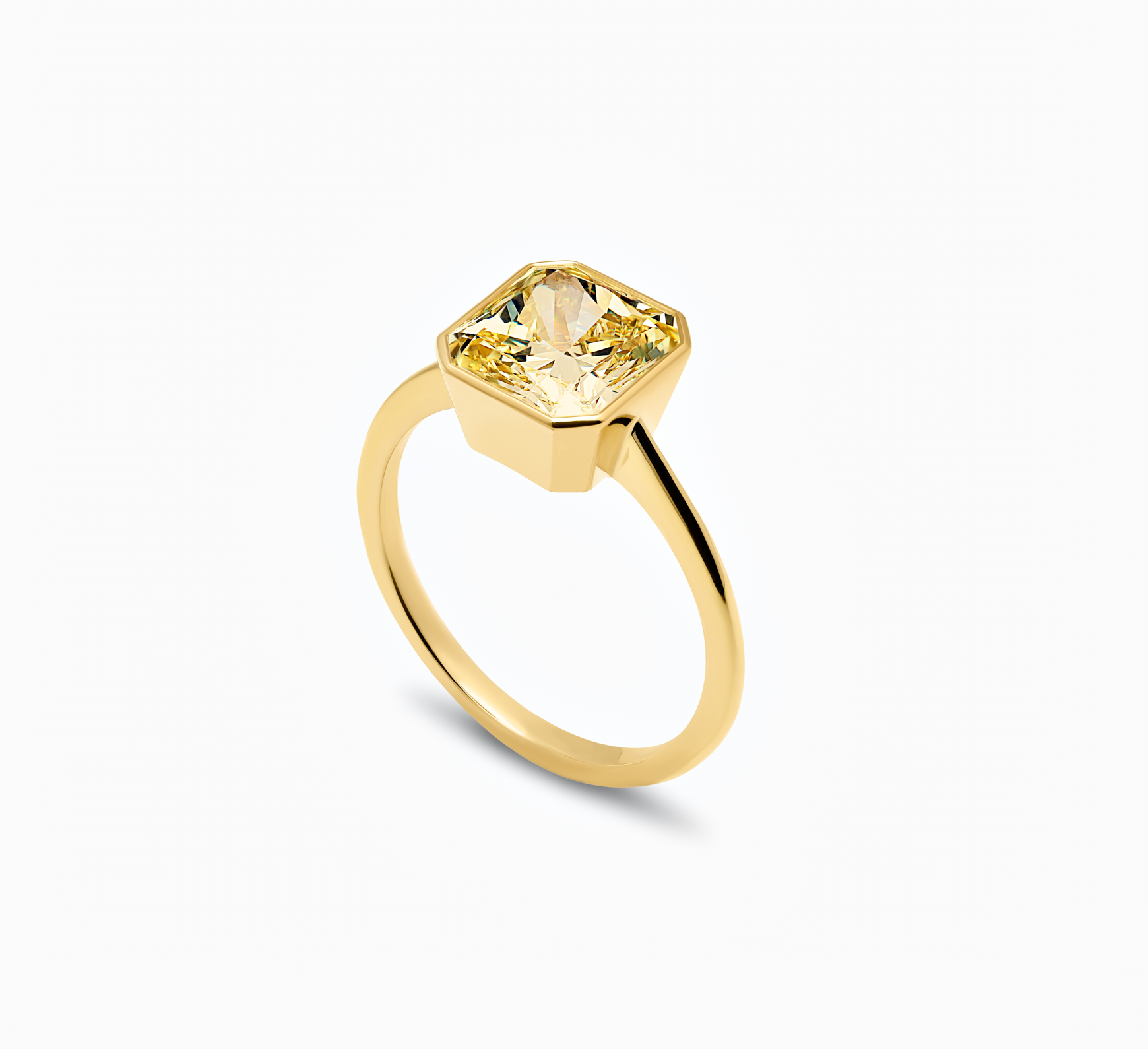 Yellow gold ring with diamond Posh <span>00238</span>