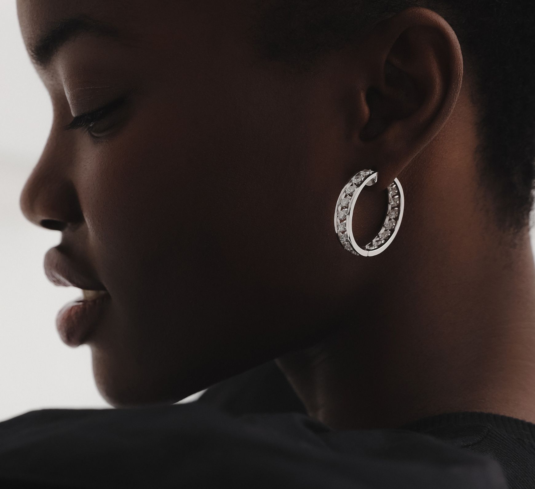 White gold earrings with diamonds  bloom <span>2038</span>