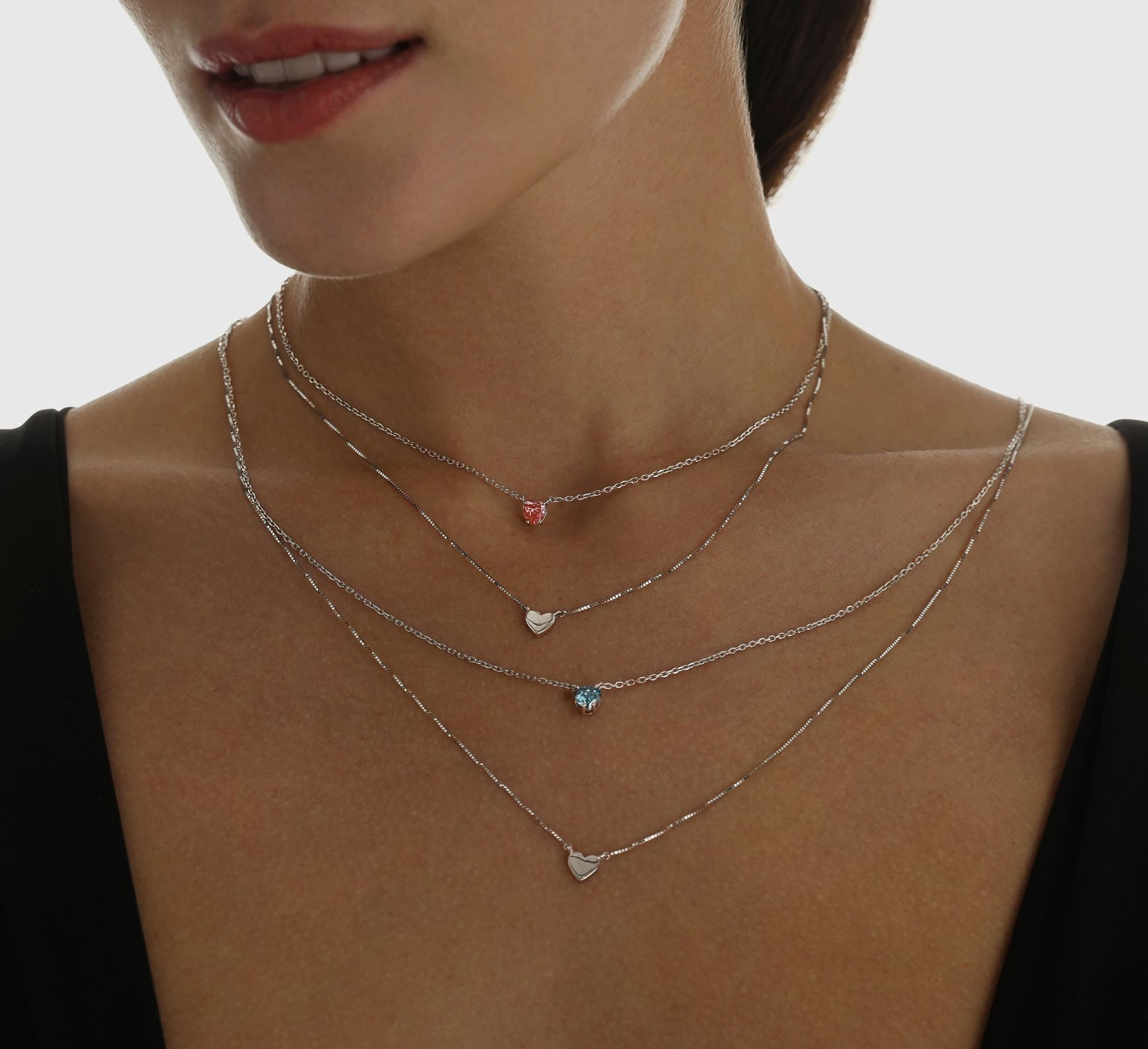 White gold necklace with diamond senses <span>2076</span>
